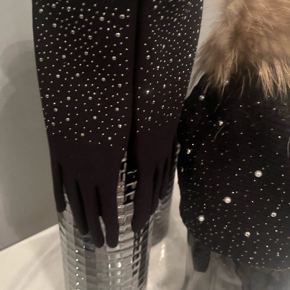 Brand 🎁New un worn in the package, Simon Chang , sparkling hat and gloves set🎁 - Picture 3 of 17